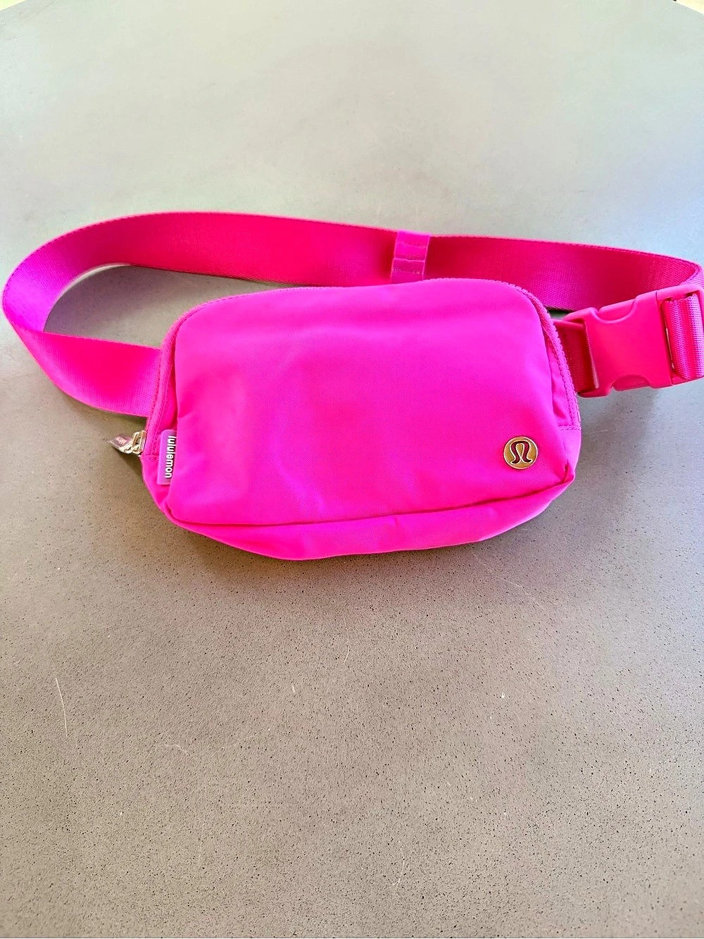 lululemon Everywhere Belt Bag 1L Pink